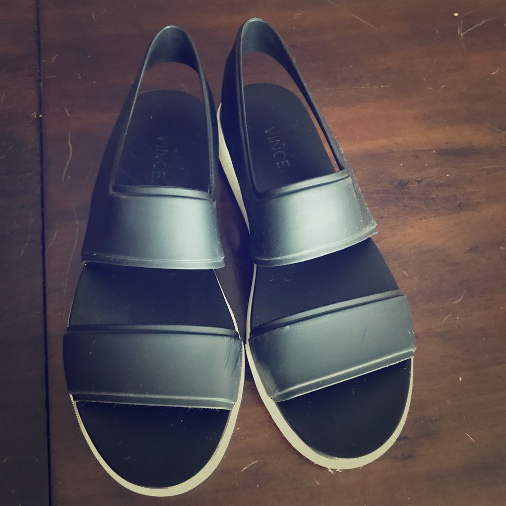 Vince Eres Black Rubber Sling Back Sandal